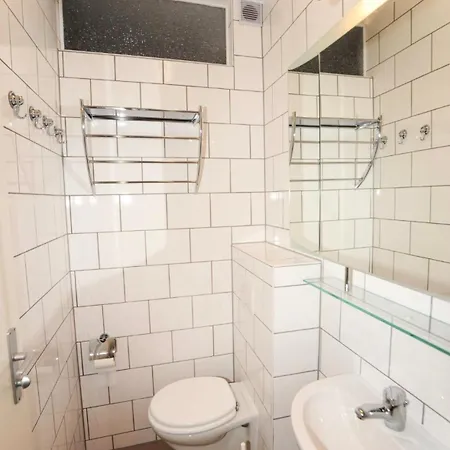 Проживание в семье Comfortable Private In A Prime Location! Hbf